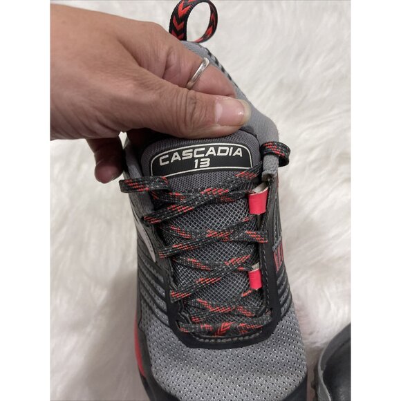BROOKS running shoes Womens size 7 CASCADIA 11 pink and gray lightweight - Picture 4 of 8
